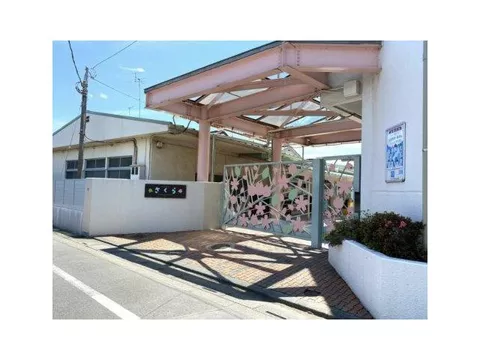 Supermarkets and convenience stores within a 10-minute walk♪ All rooms are over 6 tatami mats and south-facing! Comes with a garden! - Image 3