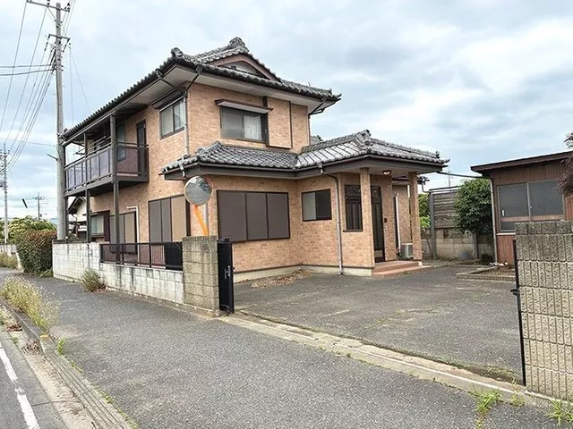 ◇ Parking for 5 or more cars ◇ About 11 minutes on foot to Katsuragawa East Elementary School ◇ Good sunlight and ventilation