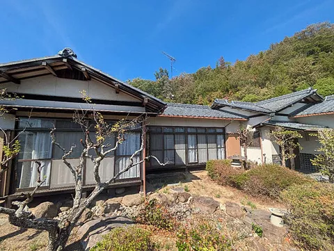 Used single-family home in Maeda Nishimachi, Takamatsu City - Used house