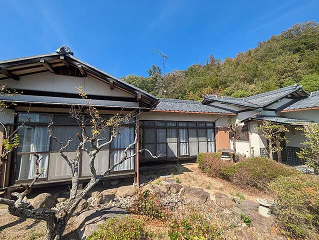 Used single-family home in Maeda Nishimachi, Takamatsu City - Used house