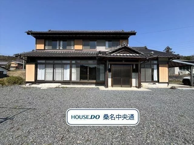 【Approximately 295 tsubo of land ◎ A nature-rich living environment】 A spacious life on elevated ground