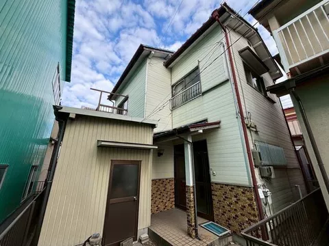 Nagoya City, Moriyama Ward, Kawamiya Town (Shin-Moriyama Station) 2-story 4DK