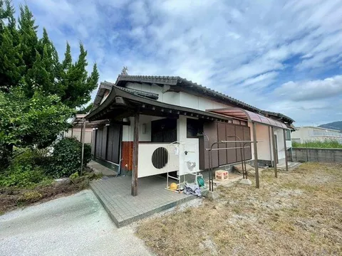 ○This spacious single-story house is available♪○ Just a 5-minute walk to Ippommatsu Station!!