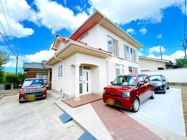 [Open House] Interior and exterior renovation planned / New seismic standards compliant / Parking for 4 cars available / Southeast corner lot / Garden space