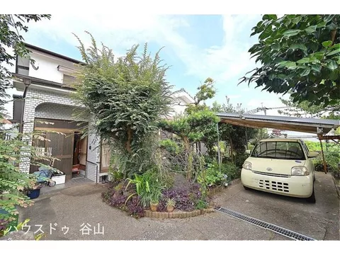 ■9 minutes on foot to Fukuhira Elementary School■4 minutes on foot to JR Goi-no Station■Spacious 6LDK