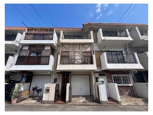 ~A 10-minute walk from Amagasaki Q's Mall~ Approximately 12 minutes on foot from JR Amagasaki Station