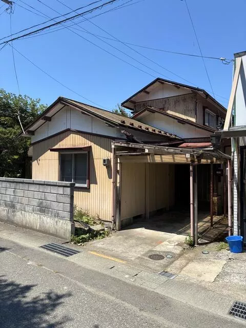 Higashitagawa District, Shonai Town, Karikawa, Tateshita (Karikawa Station) 2-story building 5SK