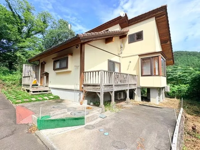 A 3K wooden house located in a villa area of the naturally blessed Togatta Onsen area.