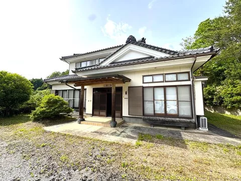 Total land area over 700 tsubo! Multiple auxiliary buildings! Each room is over 6 tatami mats!
