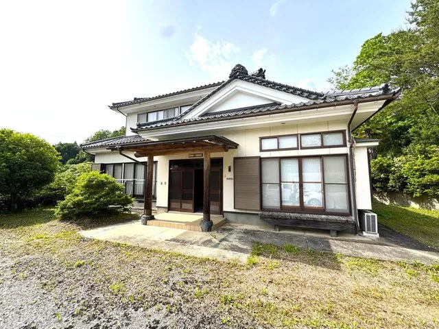 Total land area over 700 tsubo! Multiple auxiliary buildings! Each room is over 6 tatami mats!