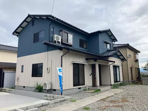 Nakaniikawa District, Tateyama Town, Wakabayashi (Wakakozuka Station) 2-story 5LDK