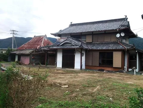 Kamojima, Higashi-Miyoshi Town, Miyoshi County, 2-story, 11SLDK