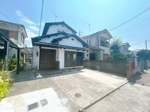 【Open house held】Interior and exterior renovated / New earthquake resistance compliance / Water facilities replaced / Parking for 2 cars available