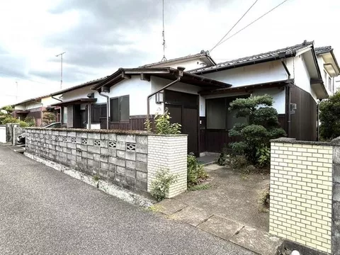 A 4DK single-story house where you can spend relaxing time on the south-facing engawa.