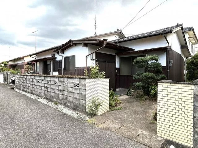 A 4DK single-story house where you can spend relaxing time on the south-facing engawa.