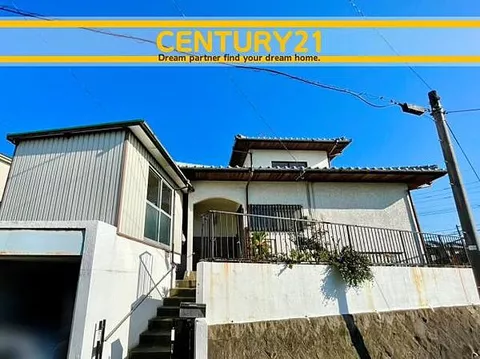 Used single-family home, JR Kagoshima Main Line, Akama Station, 5 minutes by bus, get off at Jiyugaoka 6-chome, 2 minutes on foot