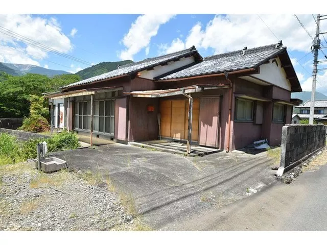 9-minute walk to Shionosawa Station on the Minobu Line!
