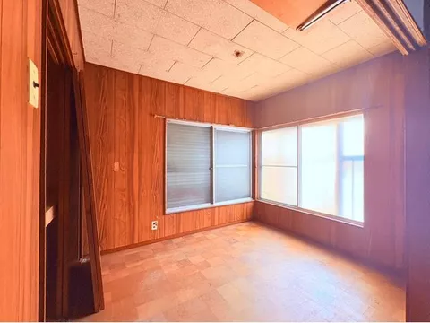 5 minutes on foot from Kitayase Station, a house with attractive convenience. - Image 2