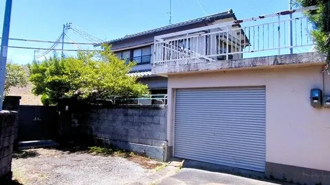 Komatsushima City, Kushibuchi-cho Aymen (Tachie Station) 2-story building 7DK
