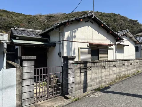 Shiroyama-cho, Moji-ku, Kitakyushu City (Moji Station) 1-story building 4LDK