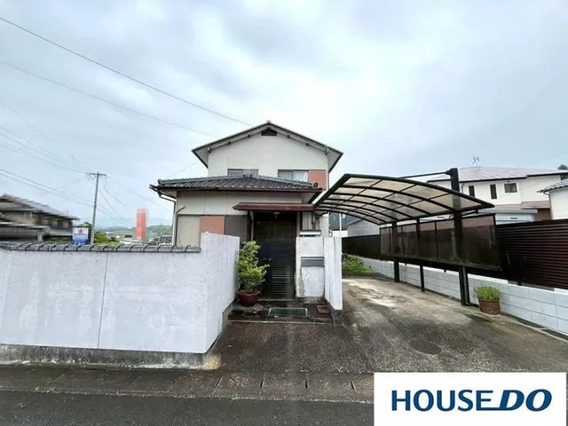 ◇Northwest corner lot ◇Parking for 3 cars ◇Convenient location with many commercial facilities nearby