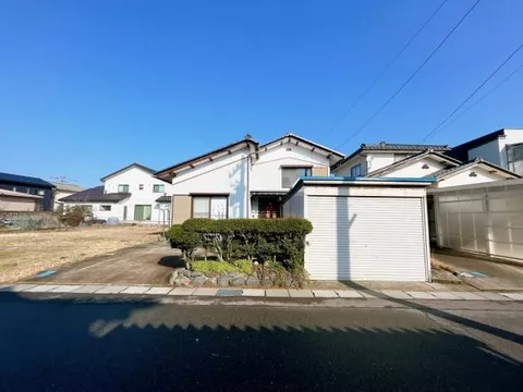 Sakai City, Maruoka Town, Kitayokoji 1-chome (Harue Station) 2-story building 4SDK