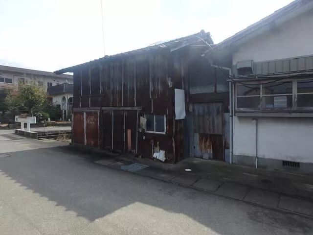 Mitsui District, Tachiarai Town, Oaza Moribe (Kaneshima Station) Single-story building 4DK