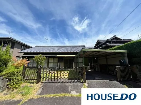 ◇Single-story house with a spacious garden ◇Quiet residential area ◇Parking for 3 cars
