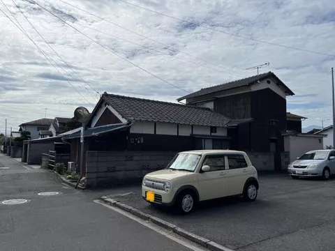 1-chome, Kawanamachi, Imabari-shi, Imabari (Imabari Sta.) 2F 5DK

2.5 million yen