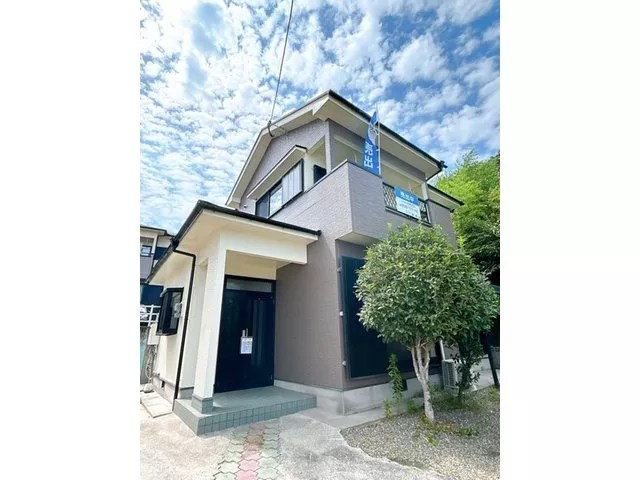 [Open House] Interior and exterior renovations completed / Move-in possible within the year / New seismic standards compliant / Parking for 3-4 cars