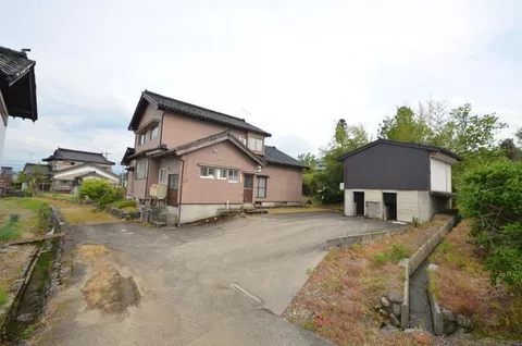 Toyama City Yao Town Fukaya (Higashi Yao Station) 2-story 8DK