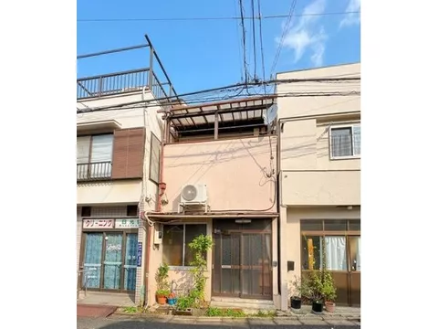 "3 minutes on foot from Machiya Station! Convenient with access to 2 train lines! Abundant shopping facilities!"