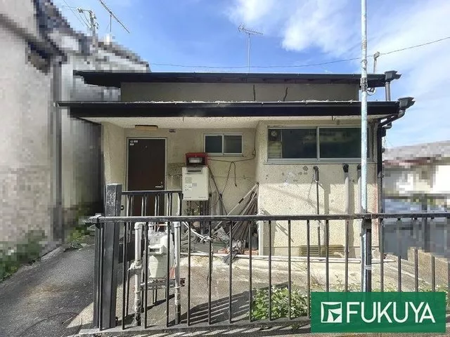 ◆Single-story house◆ Two train lines available: JR and Keihan