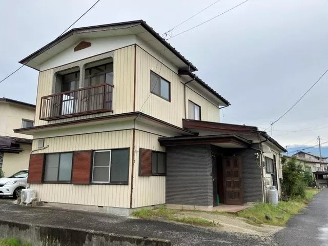 A used house suitable for renovation♪ Convenient location for commuting to kindergarten and elementary/middle schools♪