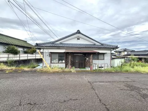 Takao 1-chome, Miyakonojo City (Nishitakajo Station) Single-story building 4DK
