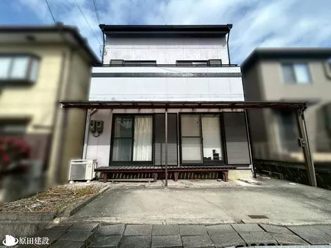 3-story 4SLDK facing a south road with good sunlight. Immediate viewing available as it is vacant!