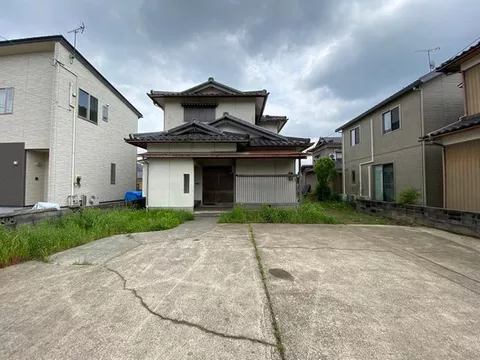[For Used Homes, Pacific] Memories of running around in the continuation tatami room and playing a lot in the spacious garden