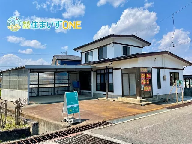 ◇Renovated used house◆ Spacious property with carport and ample parking space♪