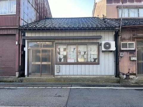 Himi City, Kubo, (Himi Station) single-story building, 3K