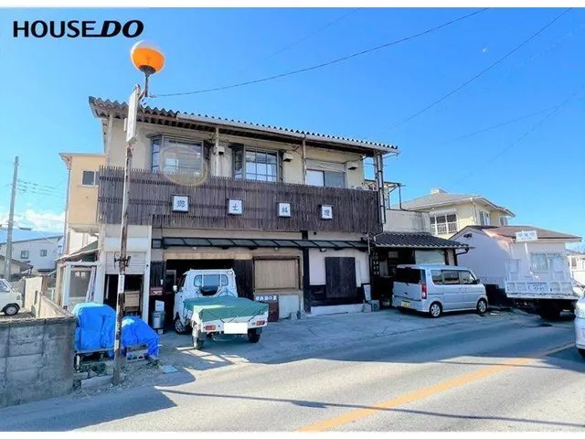 A prime location about 15 minutes on foot from Aeon Mall Kofu Showa, in the popular area of Showa Town! The first floor...