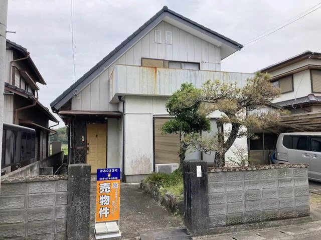 Yoshinogawa City, Kamojima Town, Yamaji (Oezu Station) 2-story building 6DK