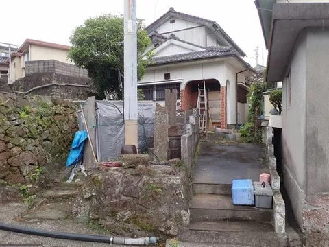 [0 parking spaces, water leakage, loan not possible, reconstruction not allowed] Two-story south-facing 5DK