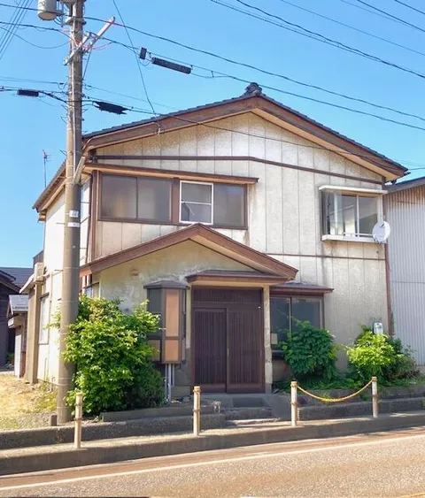 1-chome Kanamachi, Nagaoka City (Nagaoka Station) 2-story 5DK