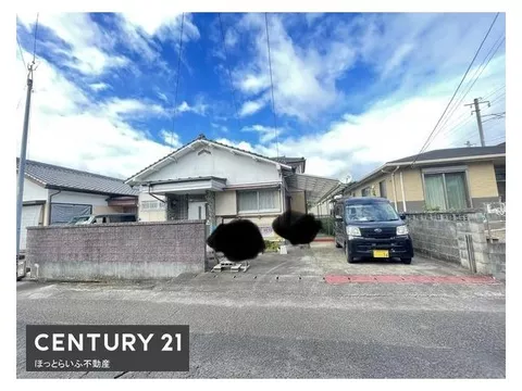 Renovated, and the water area is clean. This is a used residential property that can be moved into immediately.