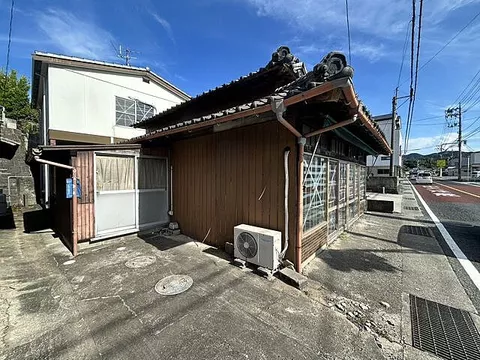 Used single-family home in Toyoura Town, Shimonoseki City, Kuroi
