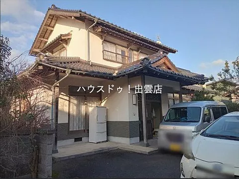 Used single-family home Shiraeda Town Used House