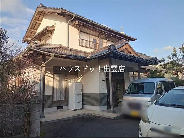 Used single-family home Shiraeda Town Used House