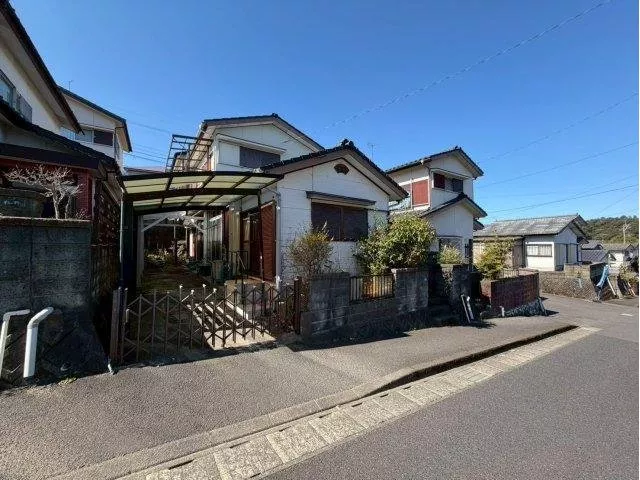 ☆590m to Taiyo Ishiki Danchi Store; located in a quiet residential area.