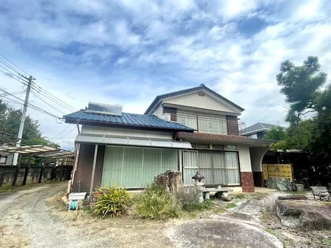 Higashigoyashiki (Higashiyamanashi Station) 7.5 million yen