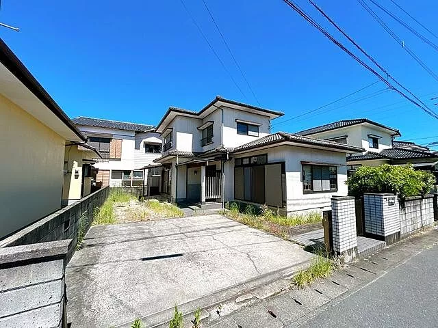 Used single-family home in Kagami, Karatsu City